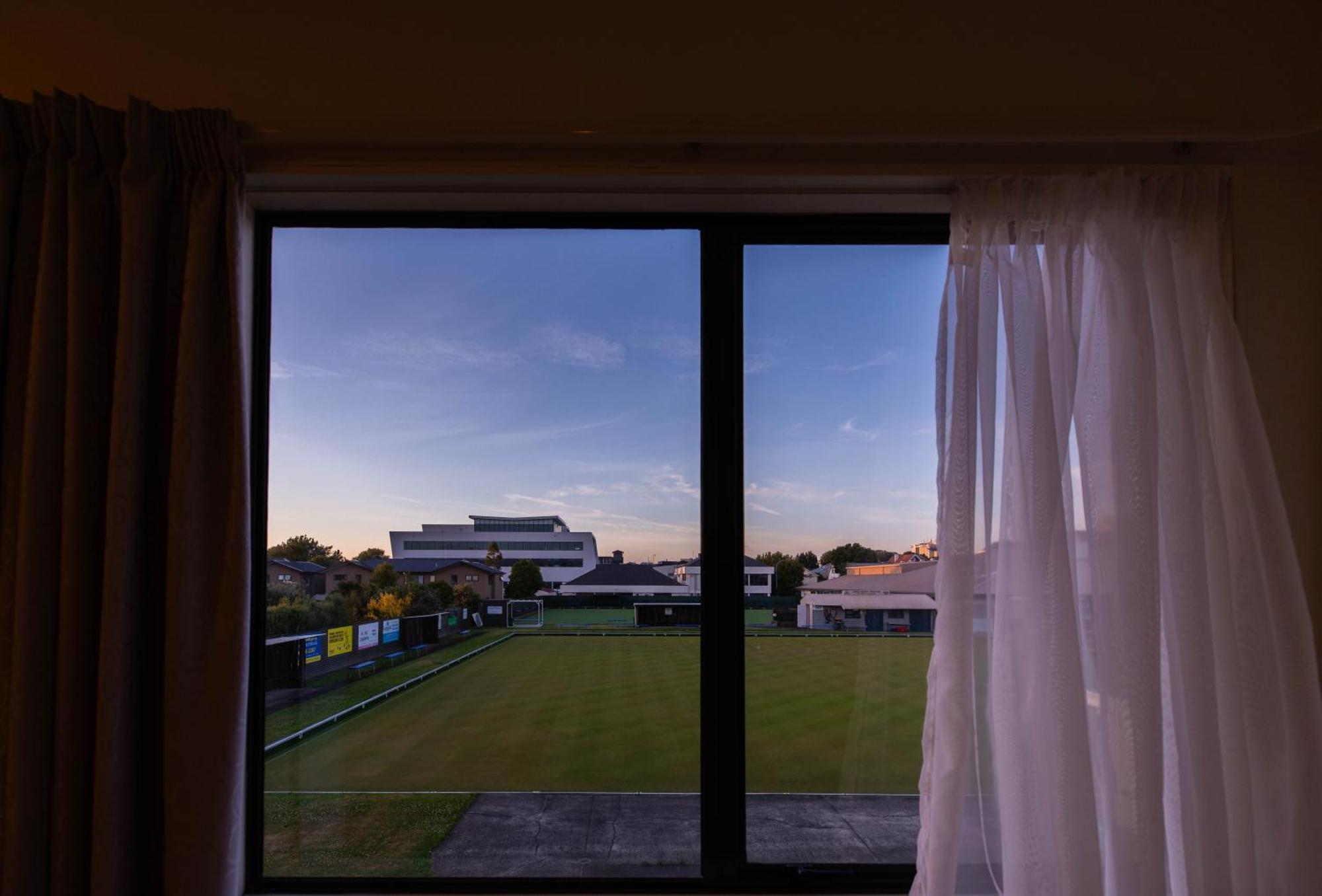 Camelot Motor Lodge And Conference Centre Palmerston North Exterior photo